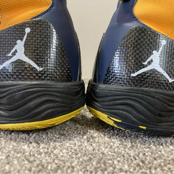Air Jordan 28 MARQUETTE - Picture 8 of 13